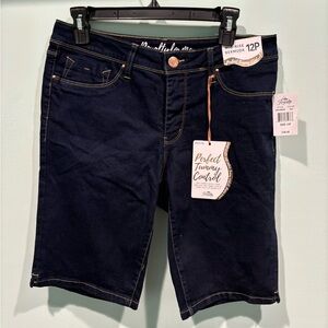 Mid rise Bermuda shorts